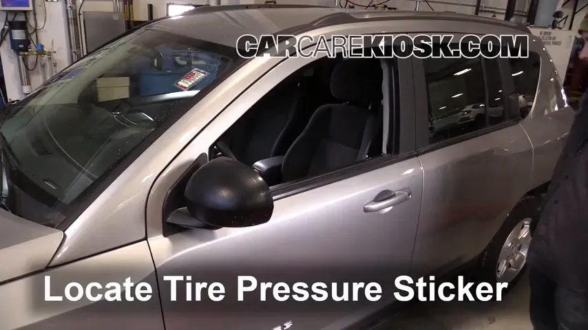 2015 Jeep Compass Sport 2.0L 4 Cyl. Tires & Wheels Check Tire Pressure